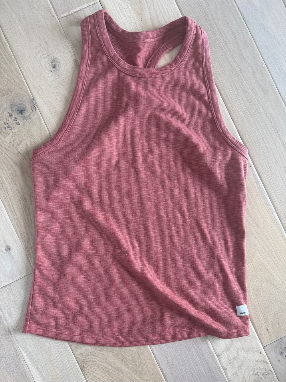 Vuori women’s racer back tank Size Medium